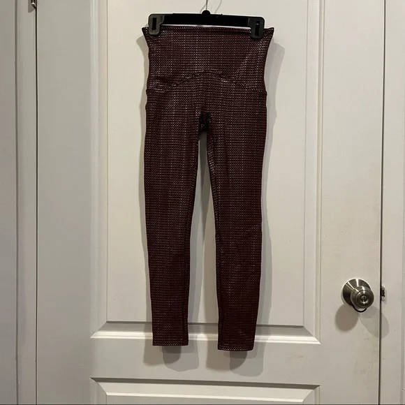 Spanx Booty Boost 7/8 Active Leggings in Wine - Picture 6 of 7